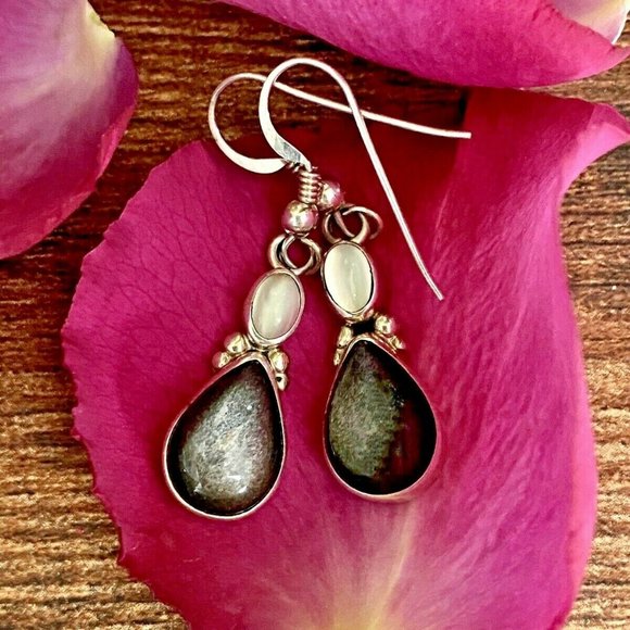 Vintage Sterling Silver Moonstone Cat Eye Earrings - Picture 5 of 9